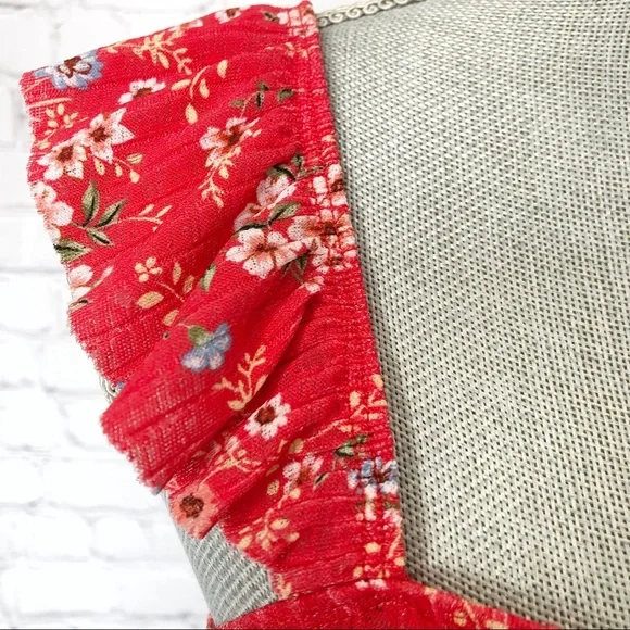 SOCIALITE Red Floral Flutter Sleeve Bodysuit - Picture 5 of 12